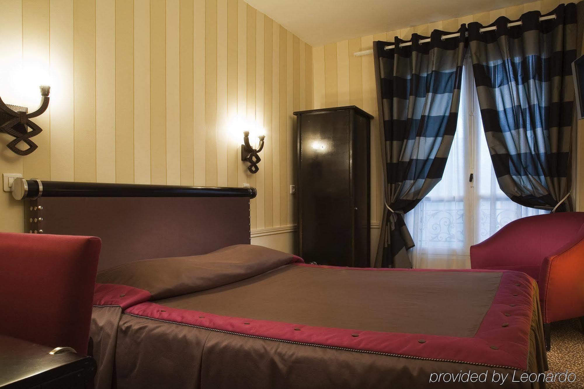 Hotel Avama Prony Paris Room photo